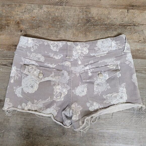 Tinseltown Floral Rose Denim Flap Pocket Cuffed Shorts‎ Gray Womens Size 9 Denim - Picture 5 of 12